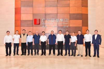 中國凱利集團副董事長、華葉控股董事長葉弘毅率隊到堅基集團考察交流